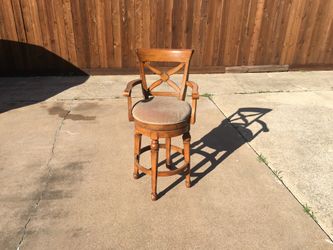 Used swivel high chair