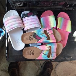Girl Sandals Sized 2 3