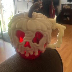 Disney Poison, Apple