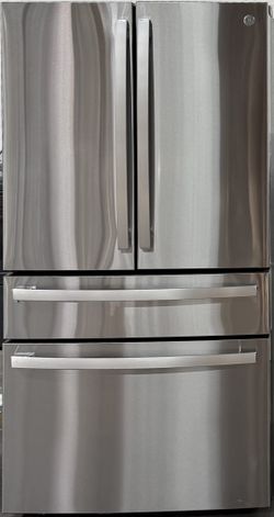 GE Refrigerator PGE29BYTFS - 02579