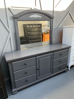 GRAY DRESSERS 7 drawers