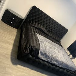 New King Bed Frame With Mattress 