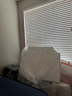 Headboard white