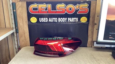 25 26 Audi Q6 E-Tron RH Tail Light LED OEM.