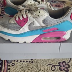 Women's Nike Sz 10