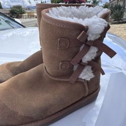 Girls Ugg Boots Size 2 Youth