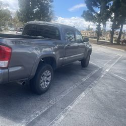 Vendo Troca Tacoma