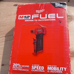 Milwaukee
M12 12V Lithium-Ion Cordless 10 oz. Adhesive and Caulk Gun (Tool-Only)