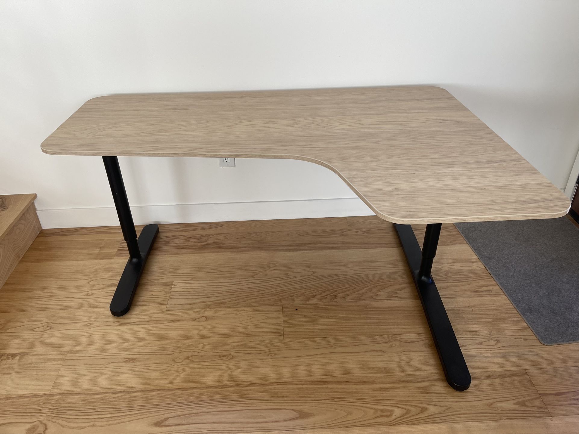 Like new Corner Desk