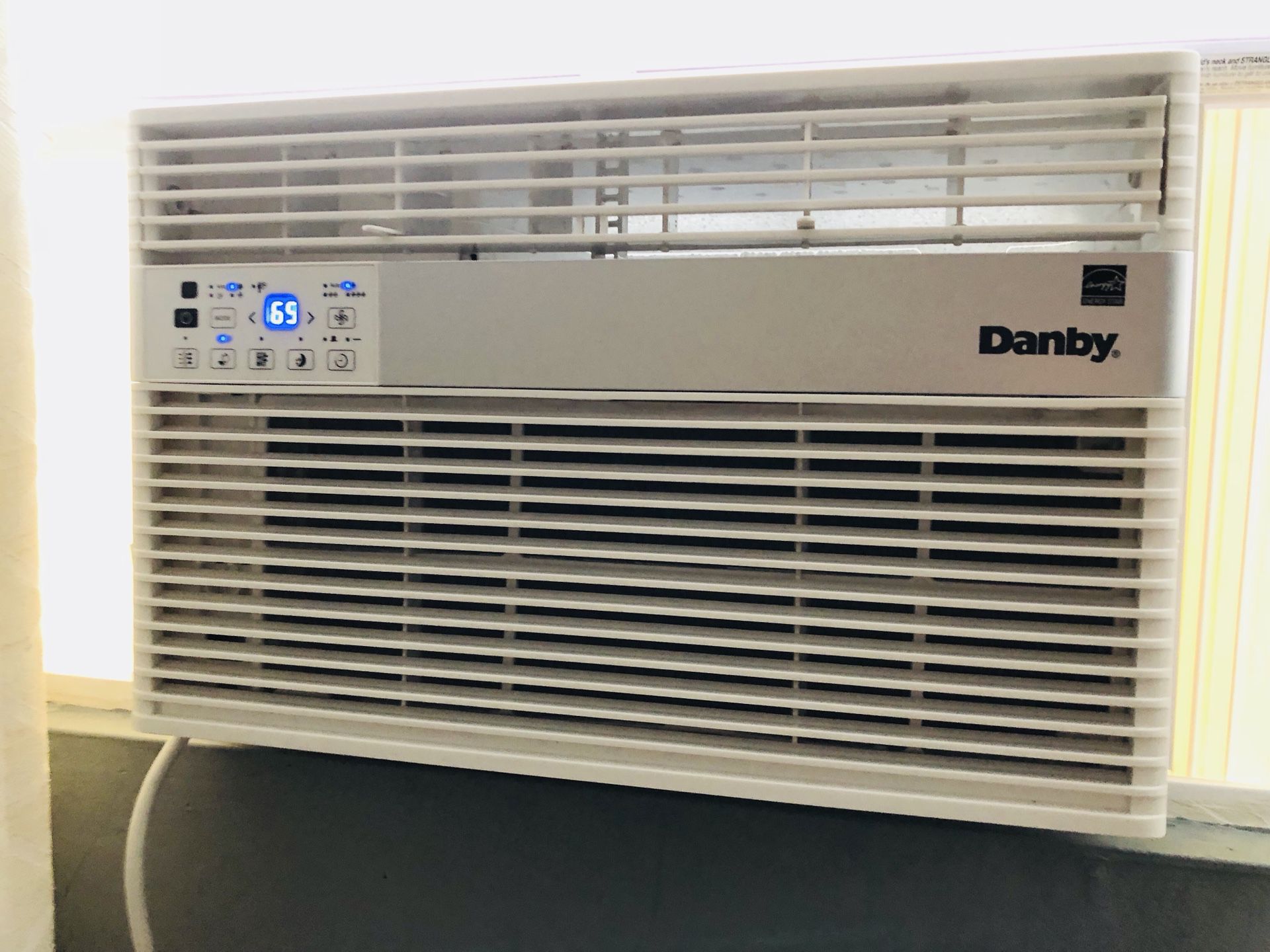 Danby 8000BTU Air Conditioner NEW!
