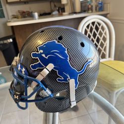 Barry Sanders Signed Detroit Lions Full-Size Helmet – HOF 2004 