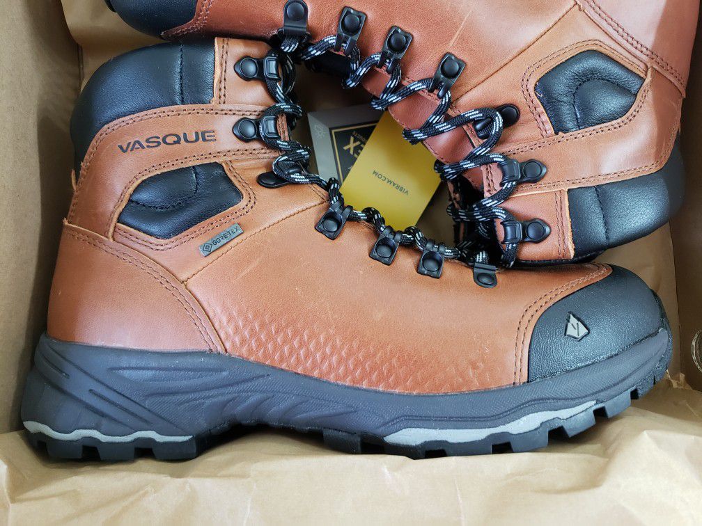 Vasque - St Elias FG GTX Hiking Boot - Men's for Sale in Chandler, AZ ...
