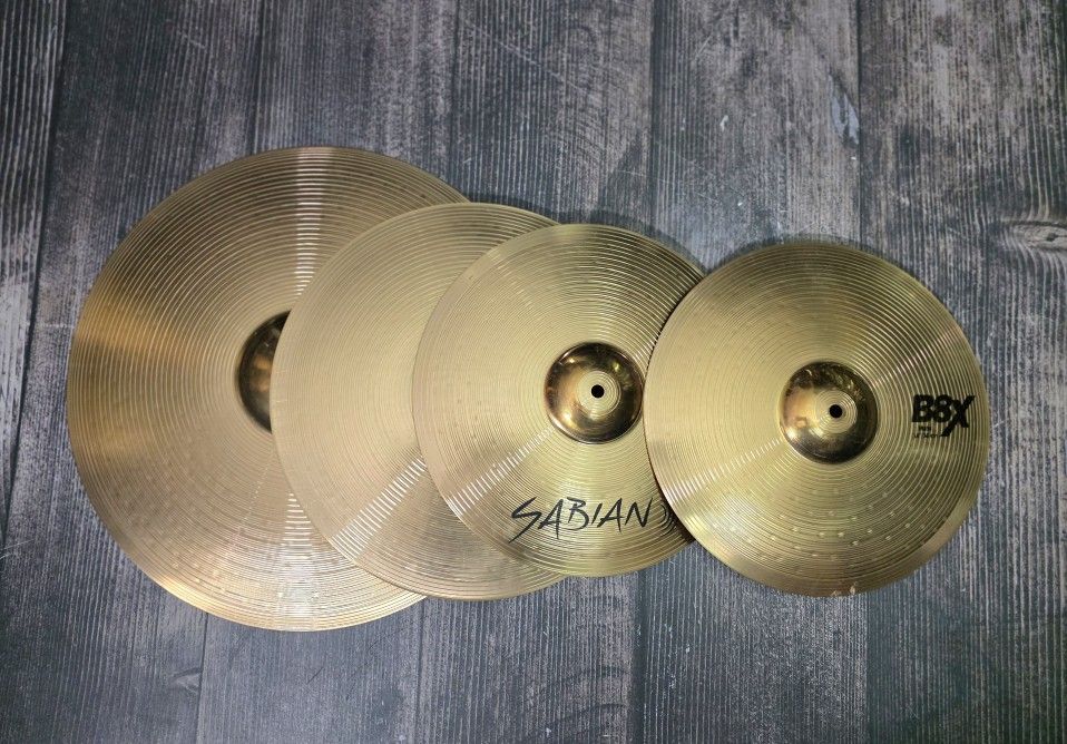 Sabian B8x Cymbals Drums Pack !! Like New !! $280 Or Best Offer !!