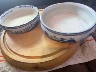 Vintage Blue & White Chinoiserie Bowls, Set of 2 — Scalloped Floral & Blue Willow Pagoda Design