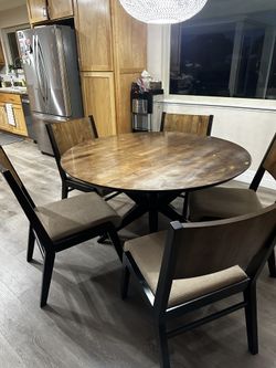 Dinner Table With Chairs