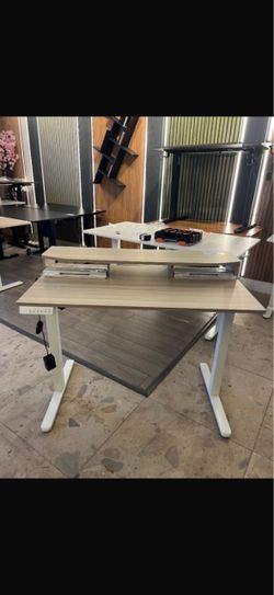 40” Sand Oak Electric Standing Desk ( i have lot of other desk sizes and colors 😃)