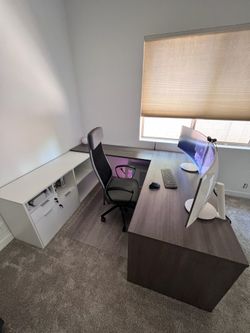 U-Shaped Office Desk Dark Gray Wood & White