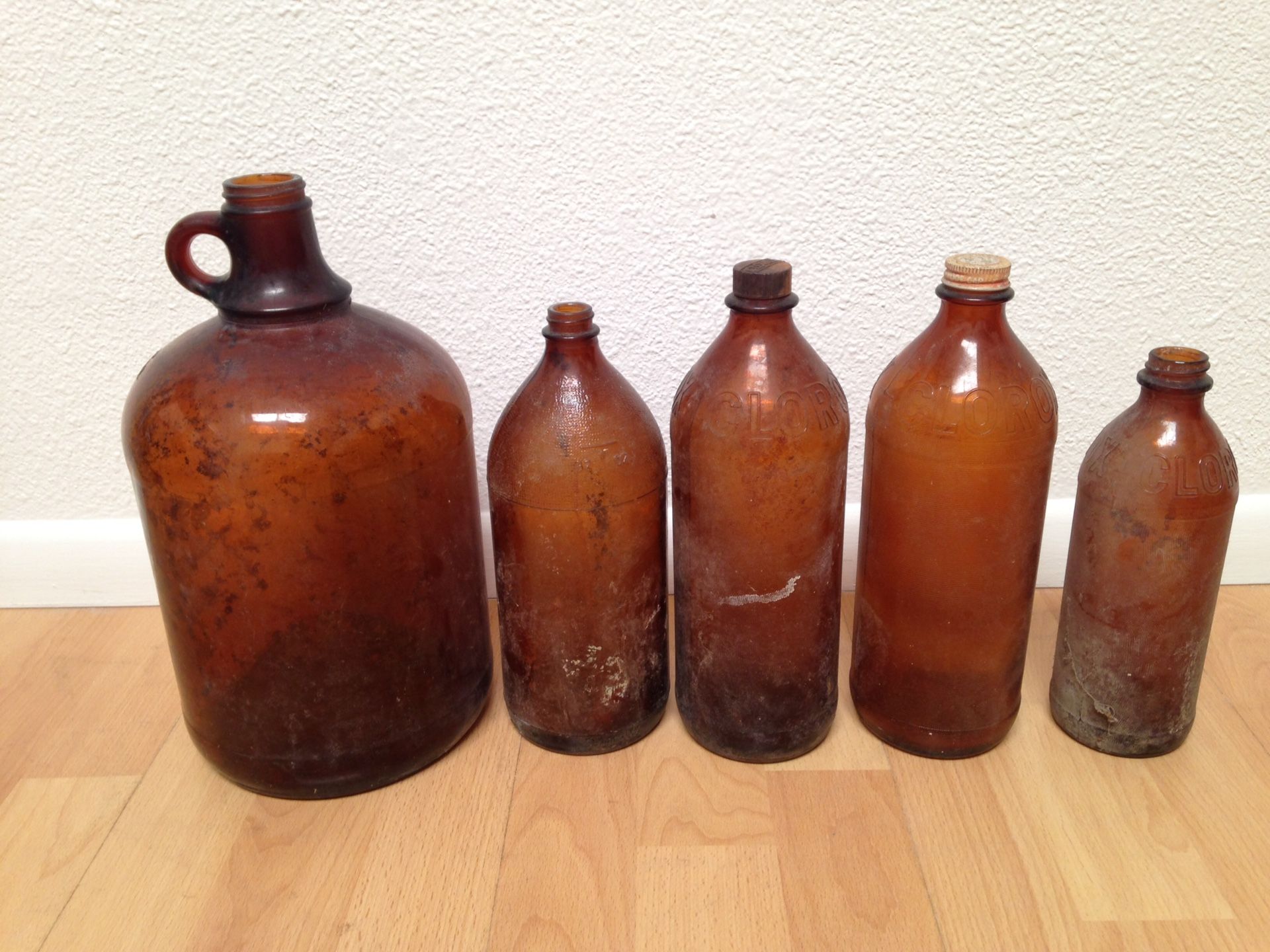 Free 5 antique Clorox Bleach Amber glass bottles Farm House vintage