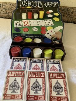 POKER SET WITH 6 NEW MAVERICK POKER CARDS AND CHIP RACK