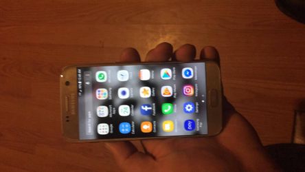 I gotta samsung galaxy s7 32 gb unlocked FOR ANY CARRIER looking to sale or trade