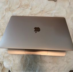 Apple MacBook Air  2020 13“ laptop, 8GB memory