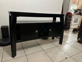 Selling this wine buffet !! Gorgeous peace !!