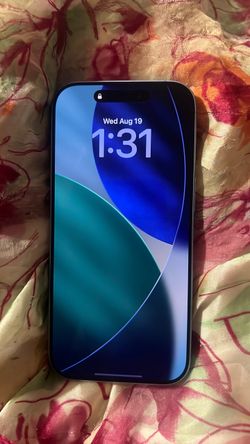 iPhone 17  blue