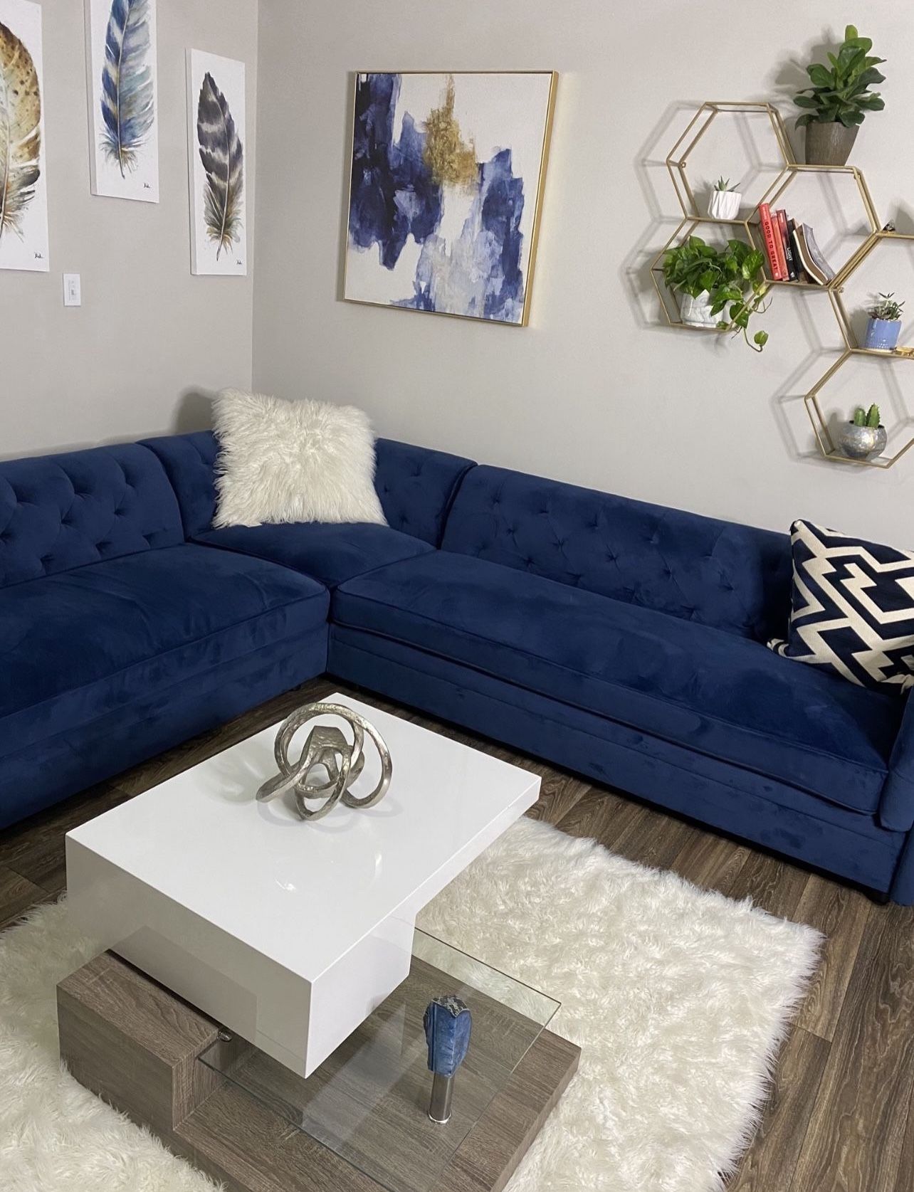 Nice Living Room Set For Sale $950 or Best Offer