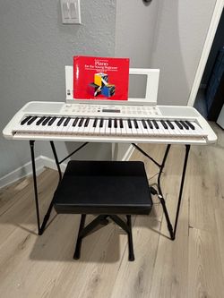 Yamaha EZ-310 Beginner Piano / Keyboard