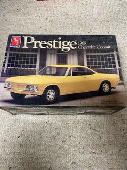 MODEL KIT- 1969 CHEVY CORVAIR