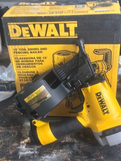 NEW DEWALT DW66C-1 15° Coil Siding & Fencing Nailer – Never Used