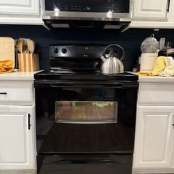 Amana Whirlpool Electric Range With Oven. 