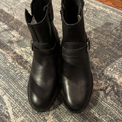 Women’s Black Leather Ankle Boots With Side, Zipper, And Buckle