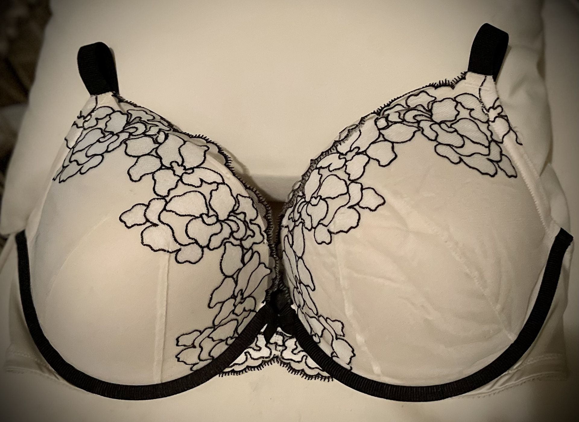 Torrid Curves Bra Sz 40DDD for Sale in San Antonio, TX - OfferUp