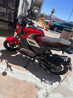 Supermach moped 50cc gas,automátic,0 miles