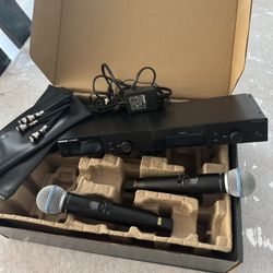 SHURE  WIRELESS MICROPHONES LIKE NEW 