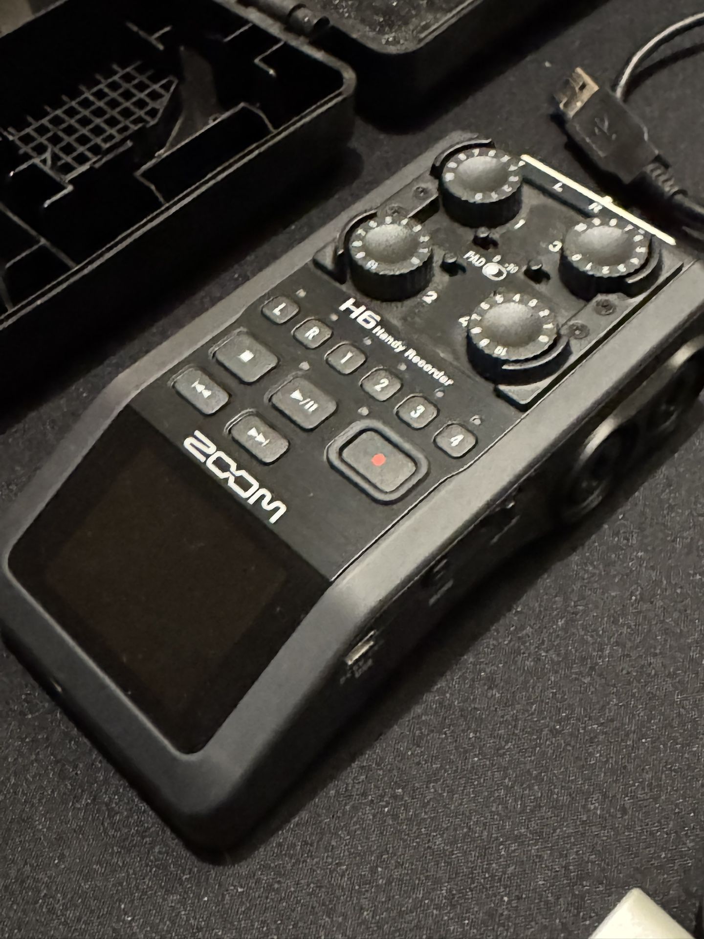 Zoom H6 All Black Handy Recorder