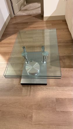 Modern Expandable/Swivel tempered glass coffee table