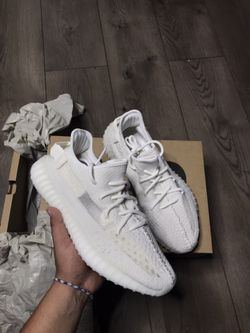 Yeezy 350 V2 Bone