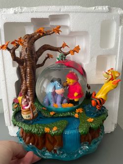 Disney’s  “Winnie The Pooh” Rainy Day snow globe