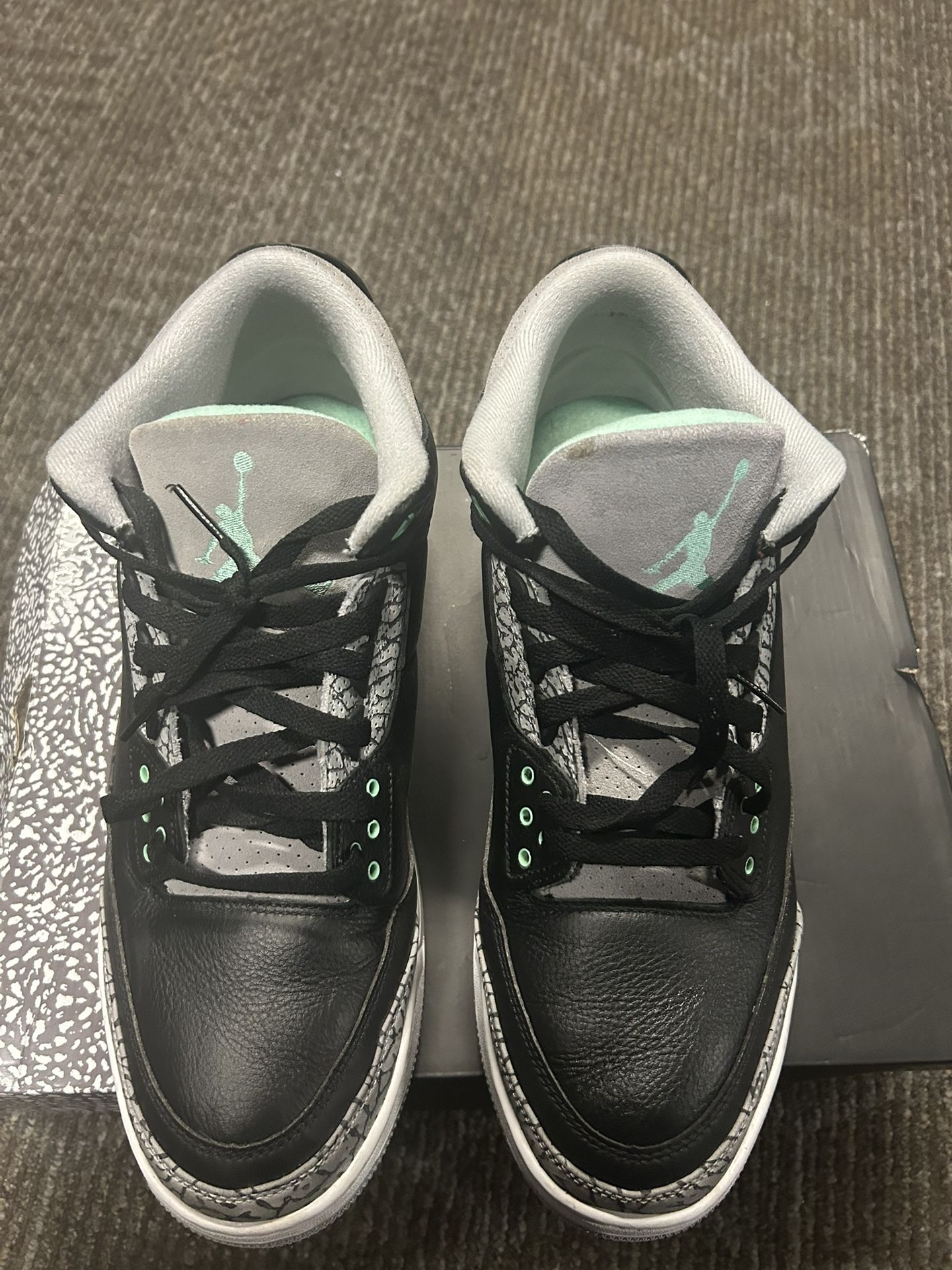 Jordan 3 Green Glow Size 13 Read Description
