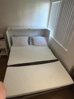 Murphy bed