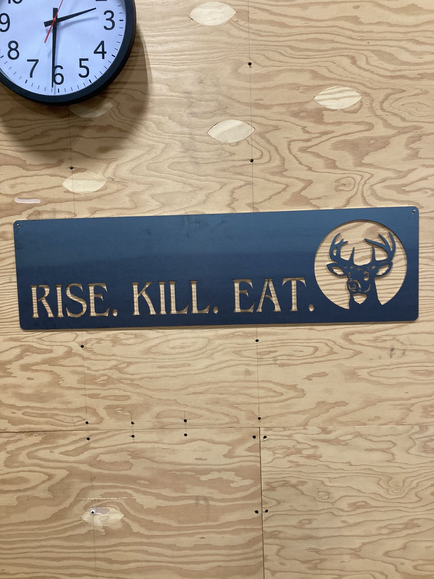 Metal Sign Hinting Deer Hunting Sign
