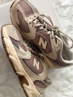 New  balance tennis shoe