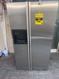 Stainless double door fridge I'm excelente working condition