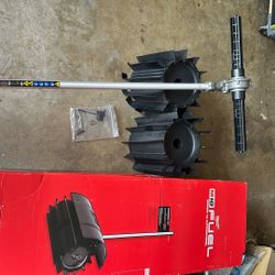 Milwaukee M18 FUEL QUIK-LOK Rubber Broom Attachment