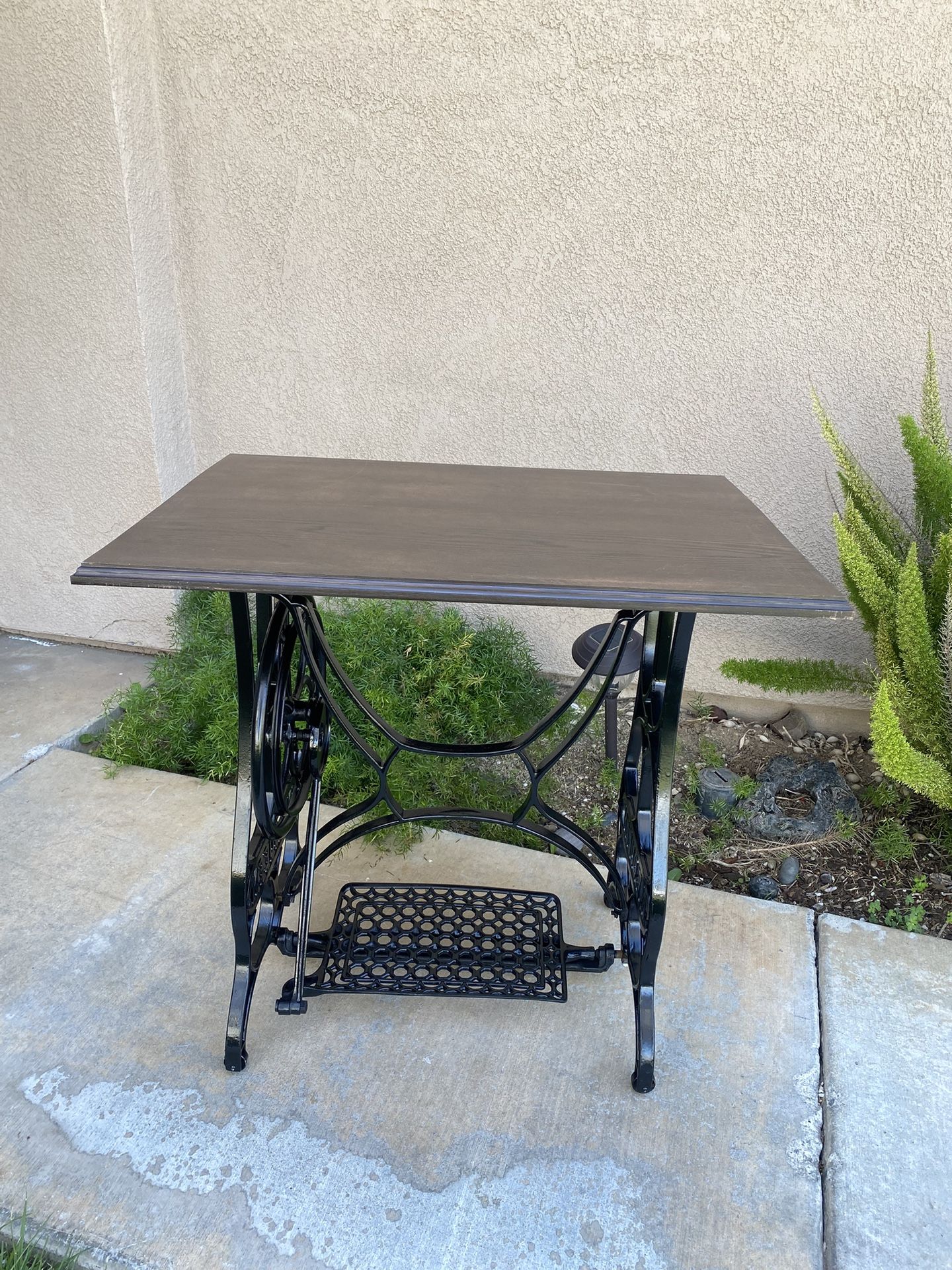 Selling A Vintage “ New England Queen “ Base Table