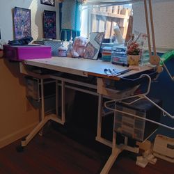 Adjustable Art And Drafting table 