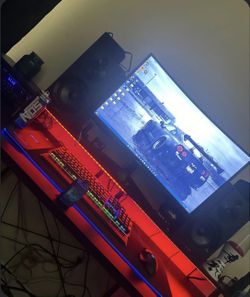 Gaming Monitor, Desk, Speakers, Amplifier