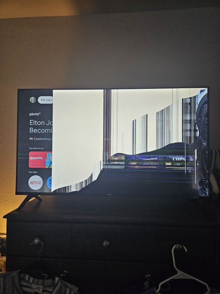 BRAND NEW 40" TCL TV (cracked screen)